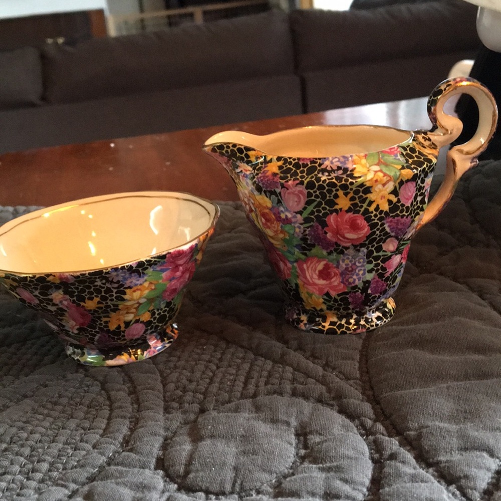 Royal wonton creamer and cup bundle